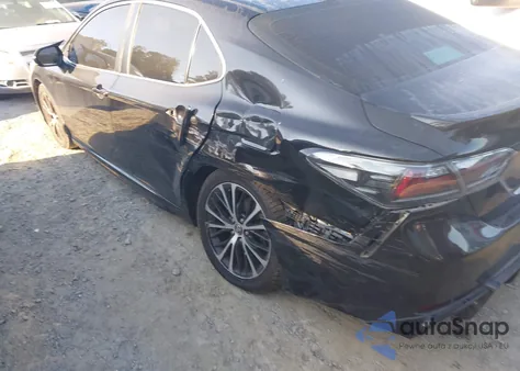 2020 Toyota Camry Se z USA, uszkodzony, nr VIN 4T1G11AK7LU927300